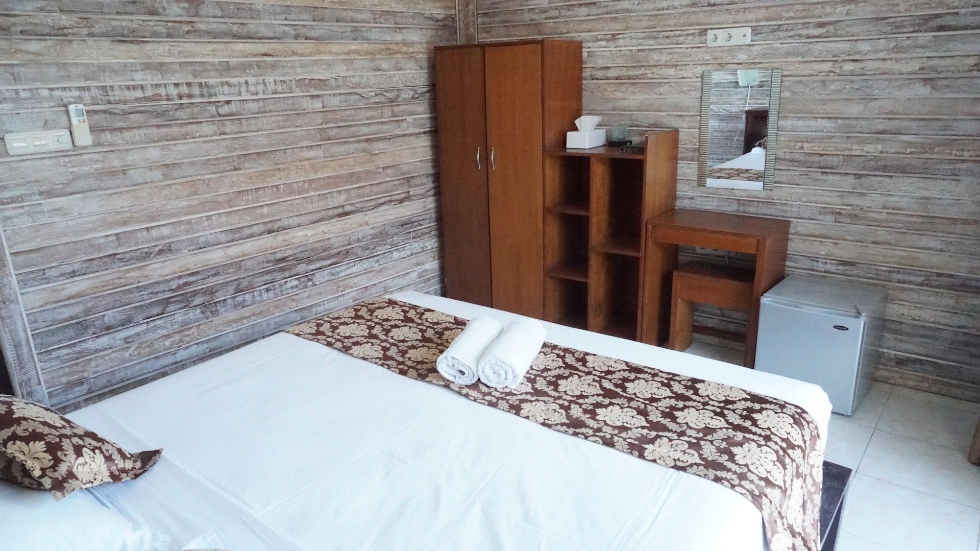 Nyuh Gading Home Stay レンボンガン島 エクステリア 写真